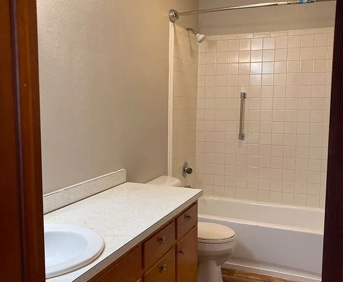 620 McCann St #7 — Photo 7