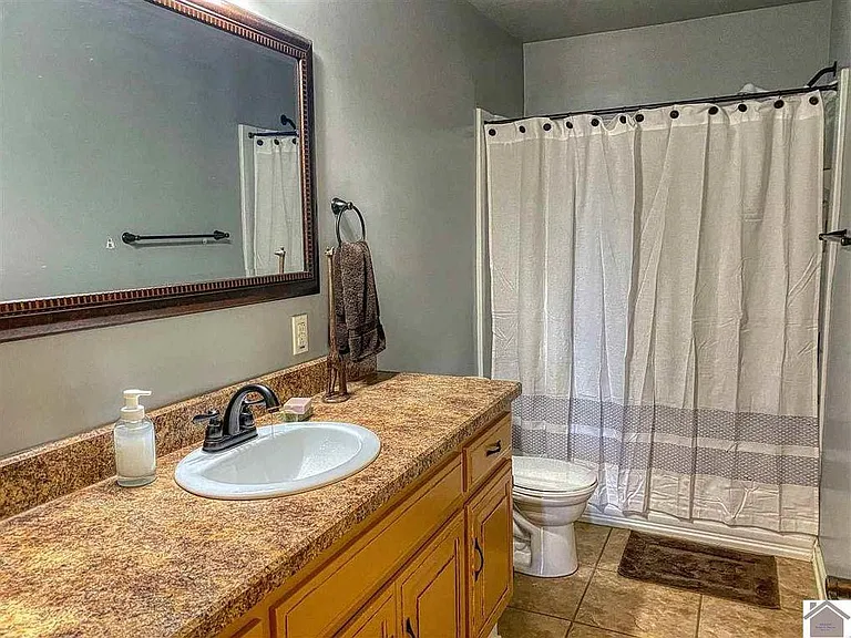 515 Shady Ln — Photo 5