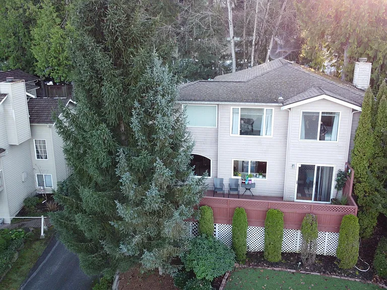 16427 SE 39th Pl — Photo 28