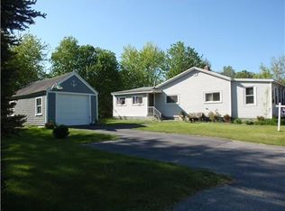 214 Manley Rd, Auburn, ME 04210