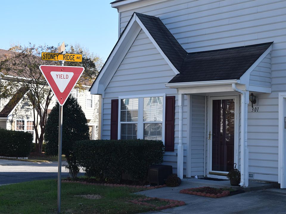 1st image of 301 Pebble Creek Dr