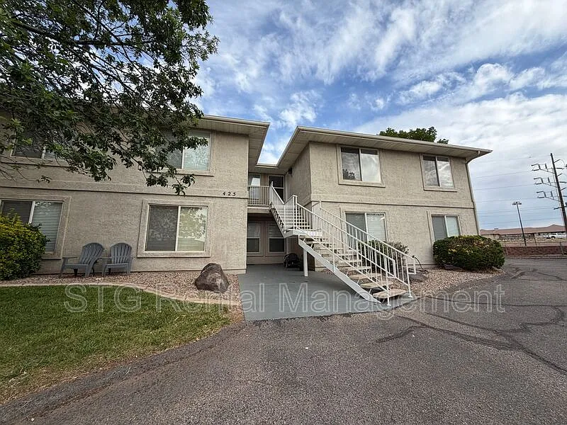 Building Photo - 425 1050 #4