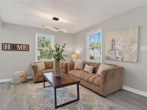 2nd image of 1633 Rolfe Pl