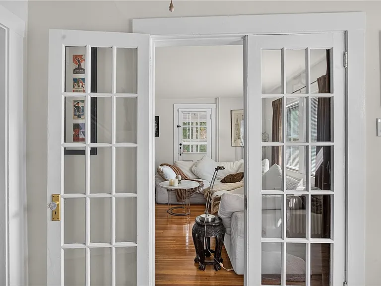476 Providence St — Photo 18