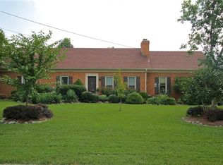 280 Lakeside Park Dr, Hendersonville, TN 37075