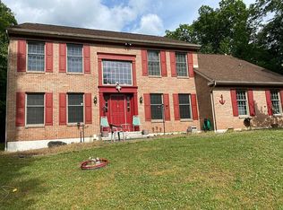 107 Chatham Hill Rd, Stroudsburg, PA 18360