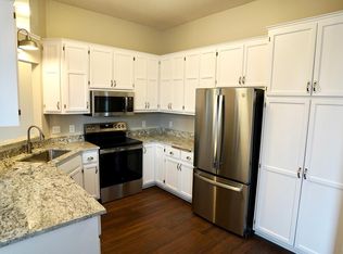 15128 Everleigh Cir, Rosemount, MN 55068