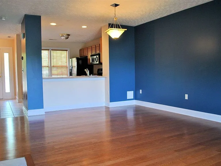 415 Oak Tree Blvd — Photo 8
