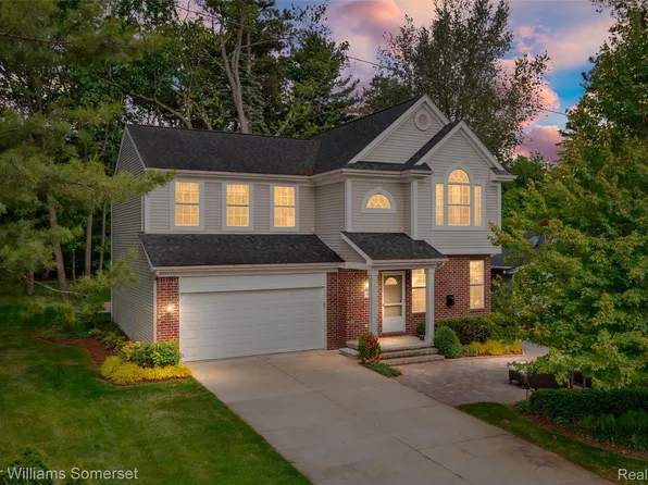 2480 Burleigh St, West Bloomfield, MI 48324