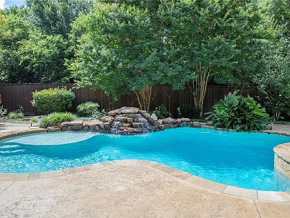 2nd image of 1200 Oak Creek Dr