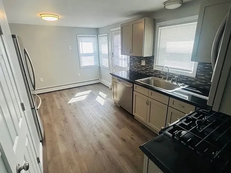 778 Plainfield St — Photo 18