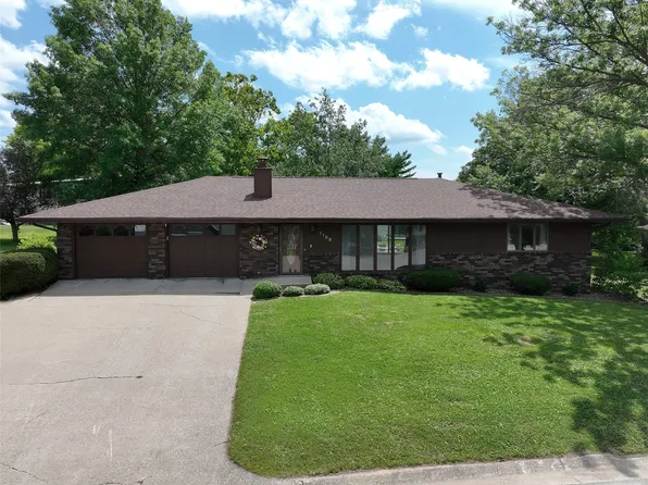 1108 Hillcrest Ct, Chariton, IA 50049