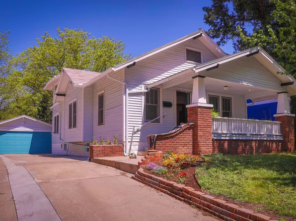 4004 E Hammond Dr, Wichita, KS 67218