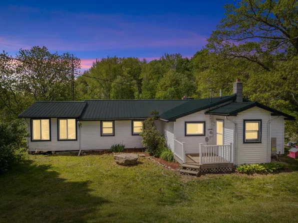 1674 W 104th St, Grant, MI 49327