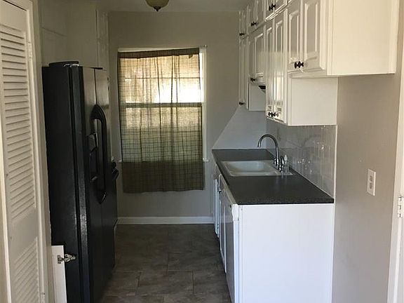 2nd image of 5119 Parklane Dr