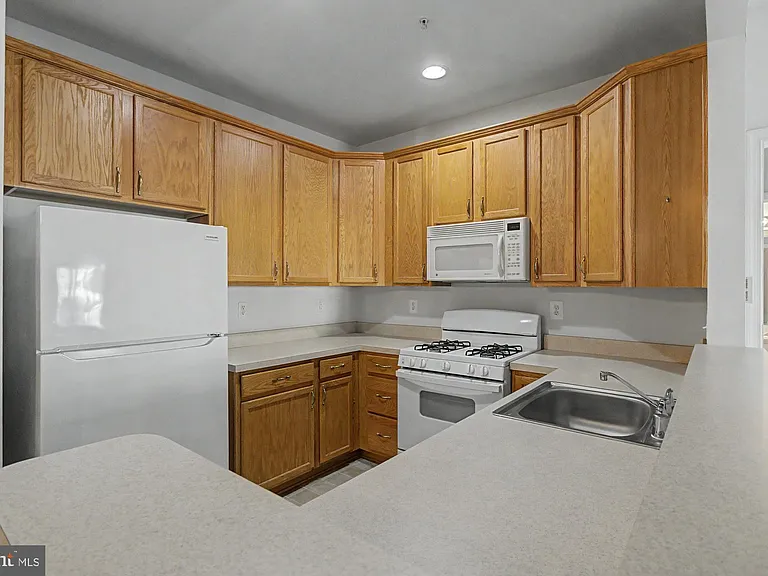 407 Aggies Cir #4-D — Photo 18