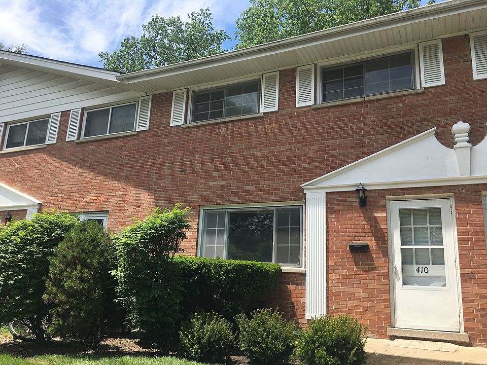 1st image of 410 Skokie Ct