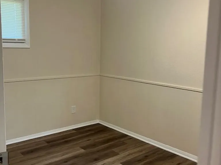 112 S Maple St — Photo 10
