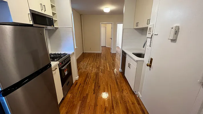 Rented by HOLTON REAL ESTATE INC. | media 12