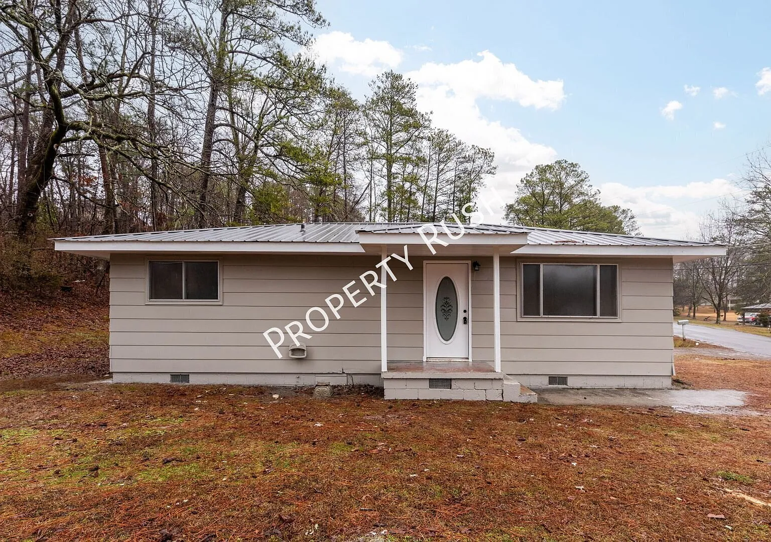19 Diamond Dr. - Charming 3 bed/1 bath rental home in beautiful Chickamauga, GA! $1,350/mo. — Photo 1