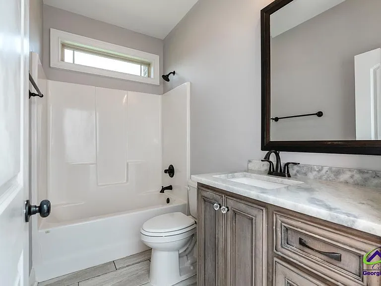 1052 Chattahoochee Dr — Photo 37