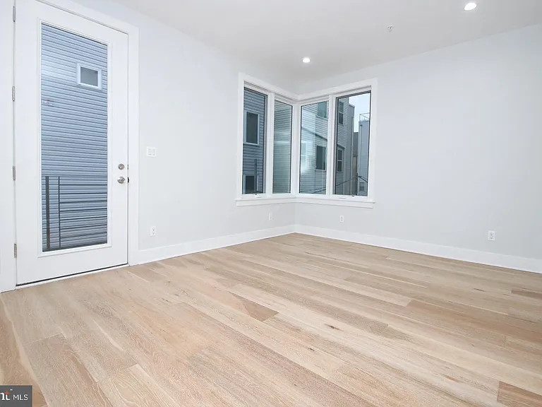 810 N Uber St #3 — Photo 13