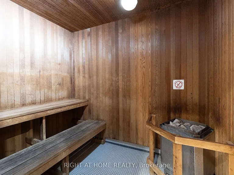 310 Burnhamthorpe Rd W #1713 — Photo 40