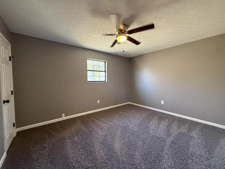 1240 Clear Ridge Ln — Photo 6