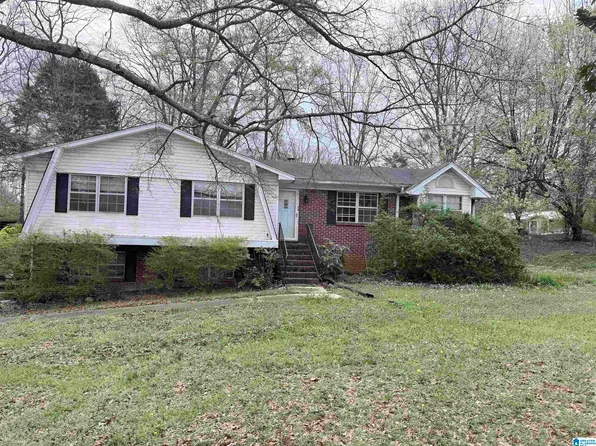 209 Oak Dr W, Trussville, AL 35173