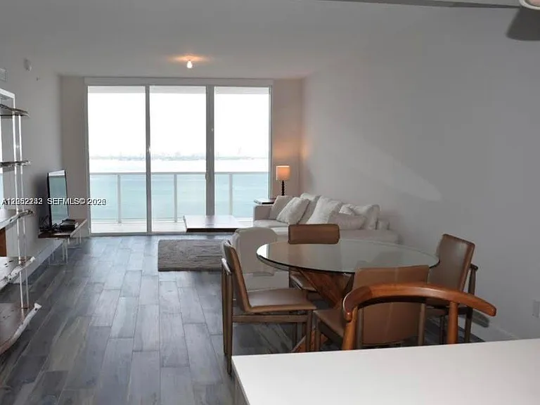 600 NE 27th St #2202 — Photo 2