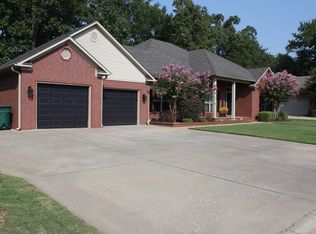 1945 Summerbrook Dr, Conway, AR 72034
