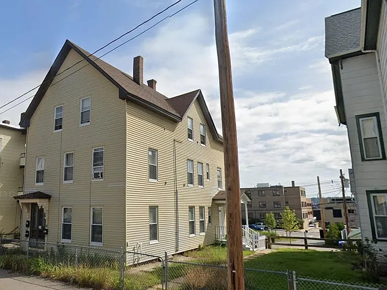 267 Cartier St #1 — Photo 6