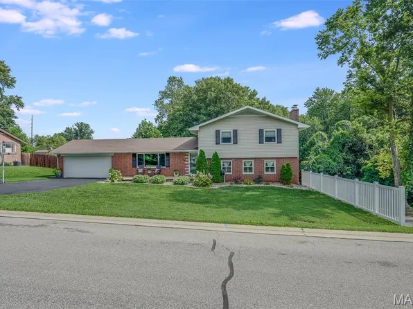 112 Saint Mary Dr, Collinsville, IL 62234