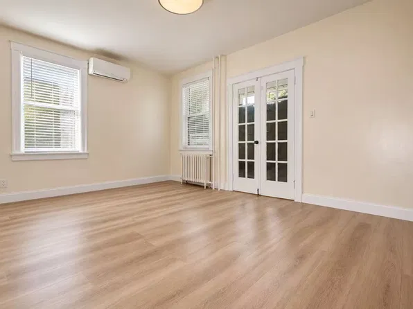 30 Overlook Ave Floor 1, Staten Island, NY 10304