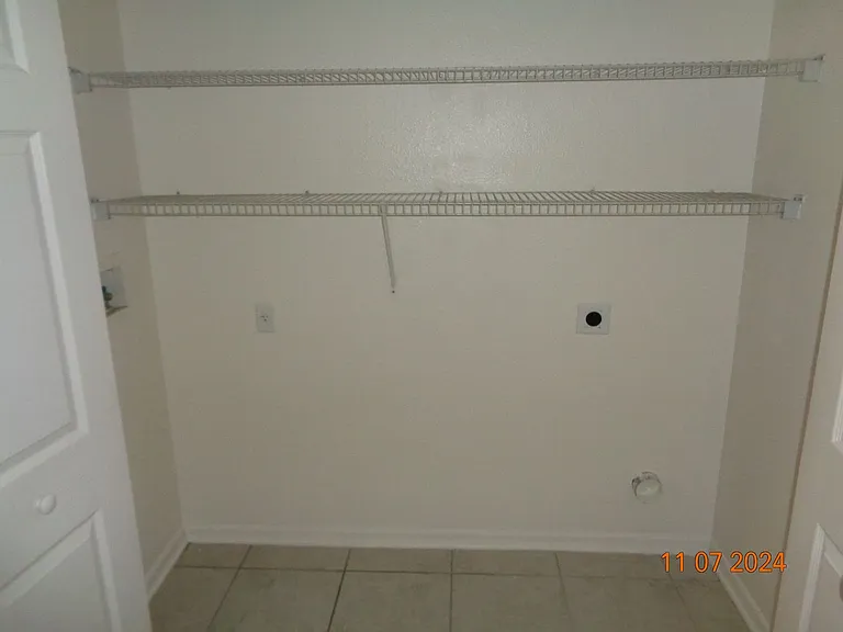 1914 Lynn River Dr — Photo 15