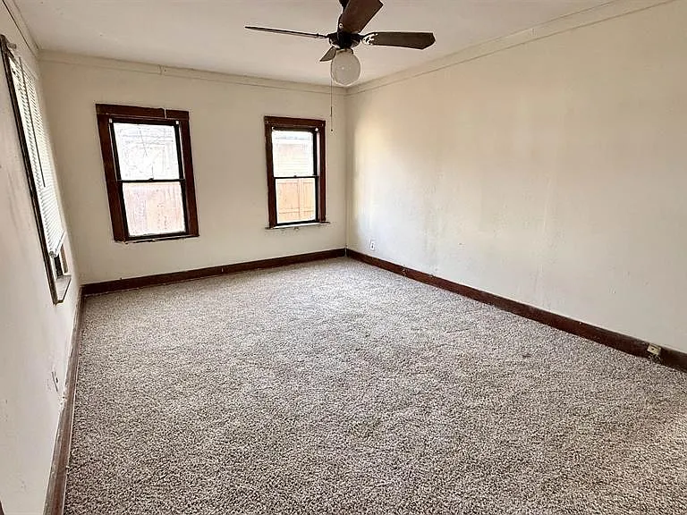 2215 Roberts Ave — Photo 11