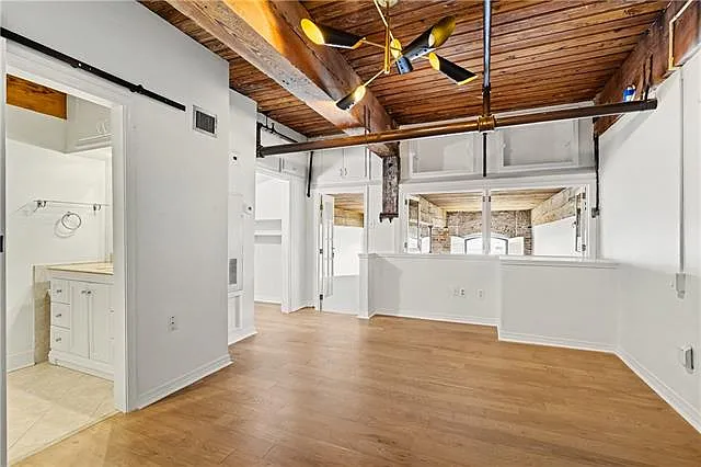 1107 S Peters St #414 — Photo 13