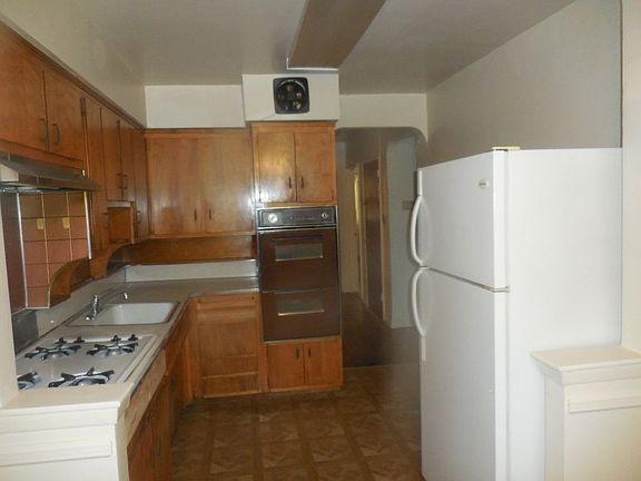 4th image of 1146 E 85th St #1