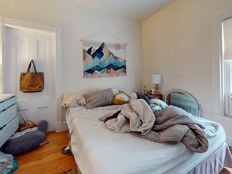 118 Waverly St #1 — Photo 10