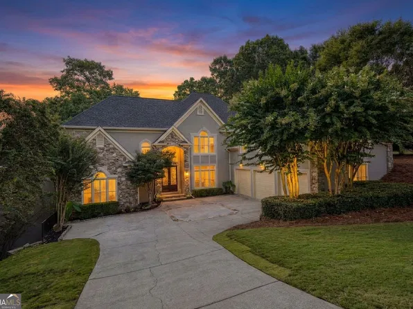 8370 Sentinae Chase Dr, Roswell, GA 30076