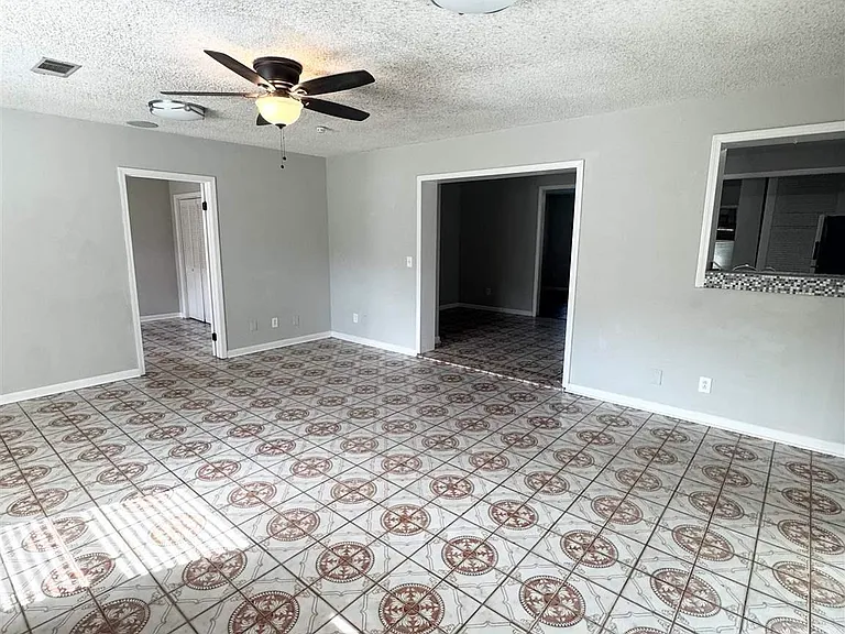 802 Blue Springs Dr — Photo 17