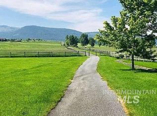 216 Ridgeview Dr, Grangeville, ID 83530
