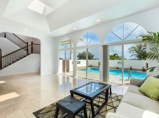 122 Kokololio Pl, Honolulu, HI 96821