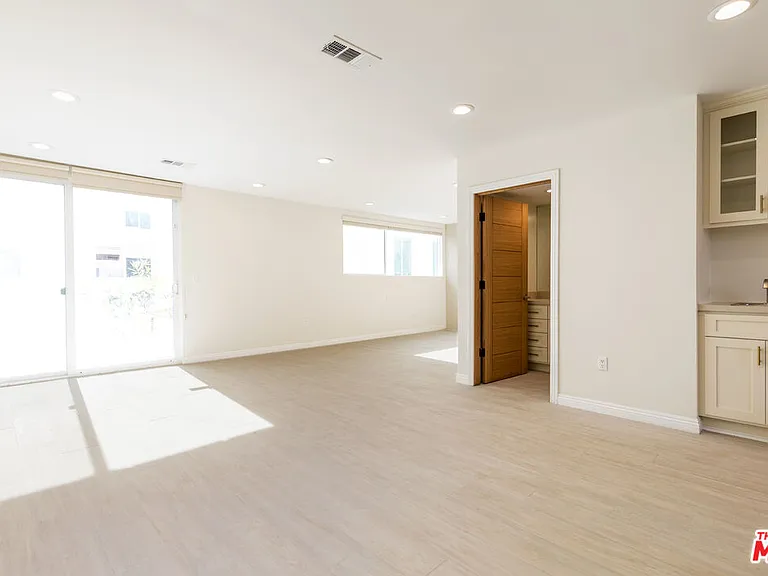 717 S Westgate Ave — Photo 5