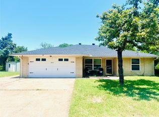 927 Harrington Dr, Cedar Hill, TX 75104