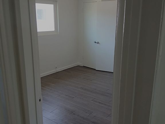 4th image of 722 S Raitt St APT 8