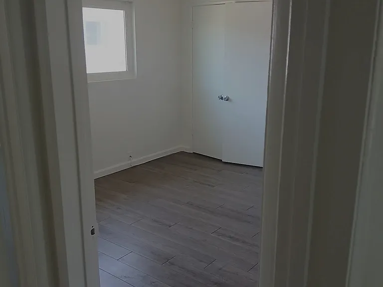 722 S Raitt St #8 — Photo 4