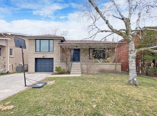 79 Hove St, Toronto, ON M3H 4Z2