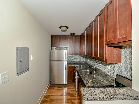 2nd image of 555 W Arlington Pl APT 504