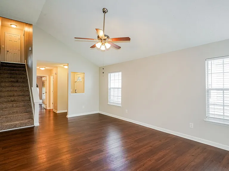 2729 River Bend Dr — Photo 5